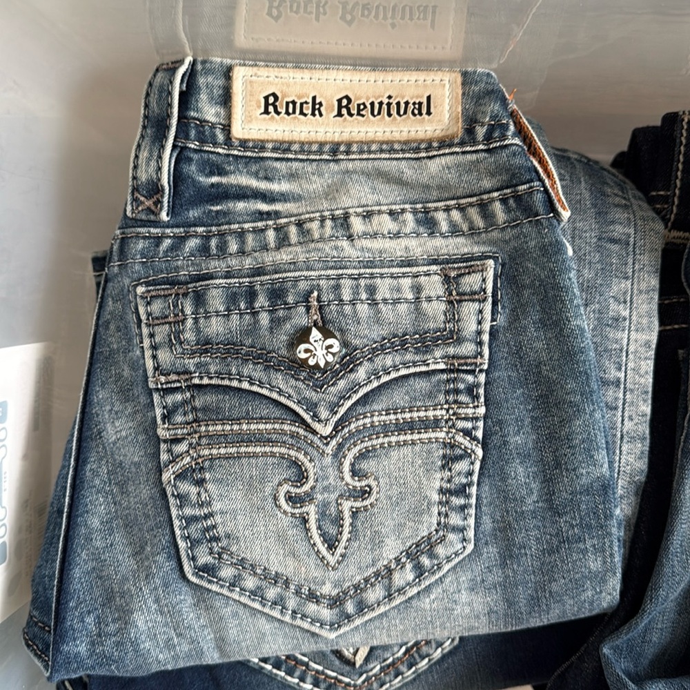 Women’s Rock Revival Skinny Jeans